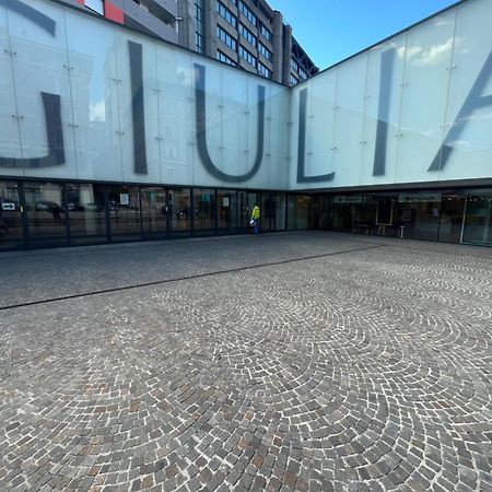 Alla Scalinata Del Teatro Rossetti Parcheggio Trieste Exterior photo